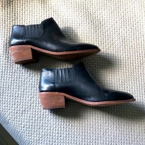 Madewell Myles Leather Low Chelsea Ankle Bootie Size 7
